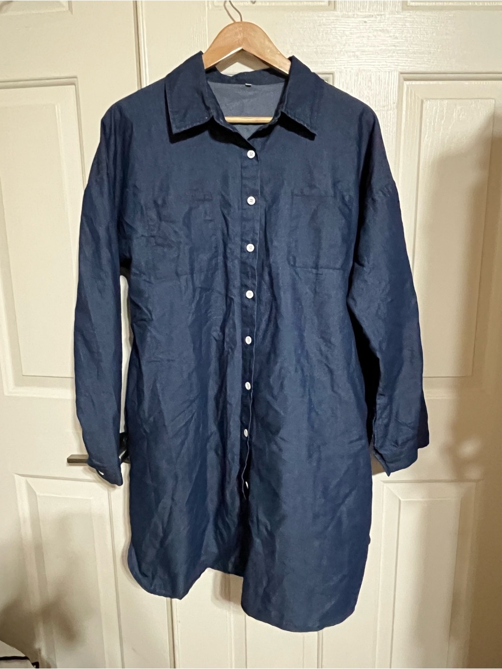 Long Sleeve Button-Front Dress Shirt - Navy Blue
17-06